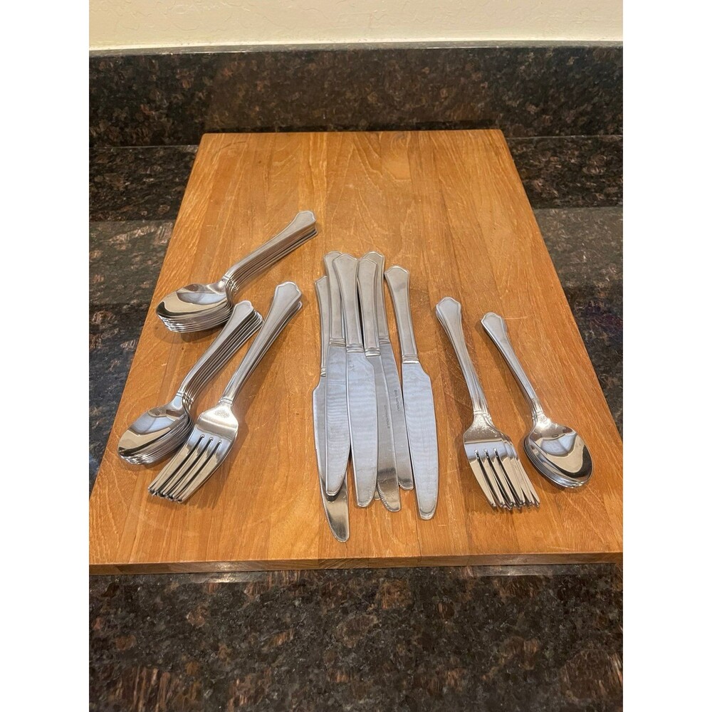 International Silver - Capri Frost- 8 Person Flatware Set